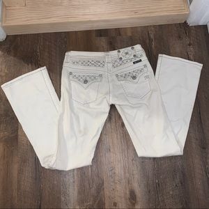 White miss me jeans